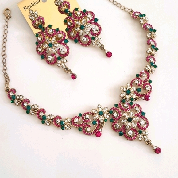 Necklace Set - Picture 3 of 9